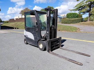 Carretilla contrapesada de 4 ruedas Yale ERP30VL