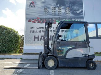 Carretilla contrapesada de 4 ruedas Yale ERP30VL