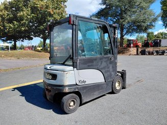 Carretilla contrapesada de 4 ruedas Yale ERP30VL