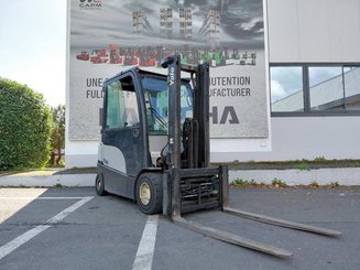 Carretilla contrapesada de 4 ruedas Yale ERP30VL