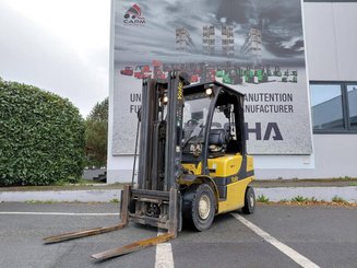 Carretilla contrapesada de 4 ruedas Yale GLP25VX