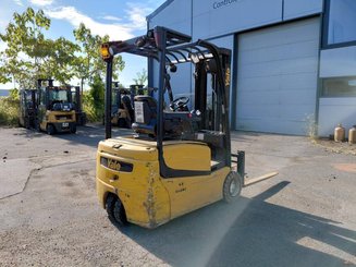 Carretilla contrapesada de 3 ruedas Yale ERP18VTL