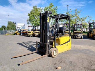Carretilla contrapesada de 3 ruedas Yale ERP18VTL