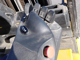 Carretilla contrapesada de 3 ruedas Yale ERP18VTL