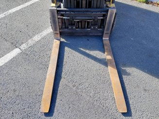Carretilla contrapesada de 3 ruedas Yale ERP18VTL