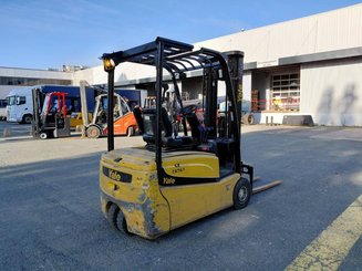 Carretilla contrapesada de 3 ruedas Yale ERP18VTL