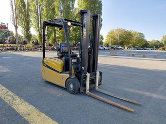 Carretilla contrapesada de 3 ruedas Yale ERP18VTL