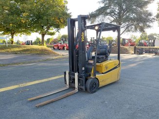 Carretilla contrapesada de 3 ruedas Yale ERP18VTL