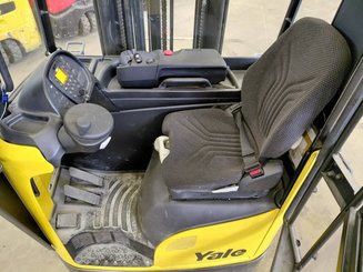 Carretilla retráctil Yale MR14