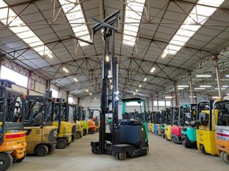 Carretilla retráctil multidireccional Mitsubishi RBM25N2