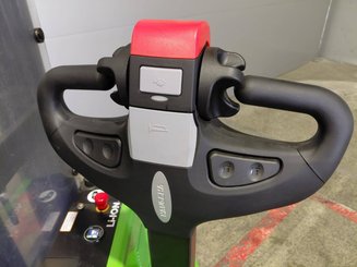 Apilador con conductor acompañante Hangcha CDD12-AMC2-Li