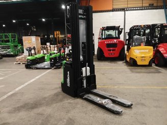 Apilador con conductor acompañante Hangcha CDD16-XT1-SI