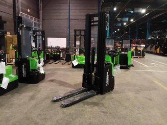 Apilador con conductor acompañante Hangcha CDD20 XT1-SI