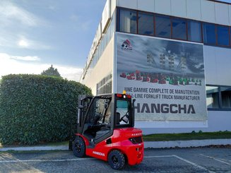 Carretilla contrapesada de 4 ruedas Hangcha XF25D-2 (CPCD25-X2H7F1)