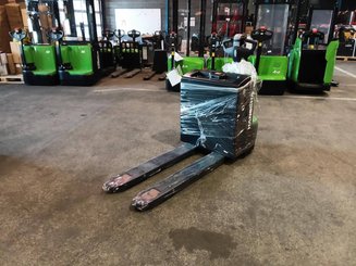 Transpaleta con conductor acompañante Hangcha CBD30-XT1-SI