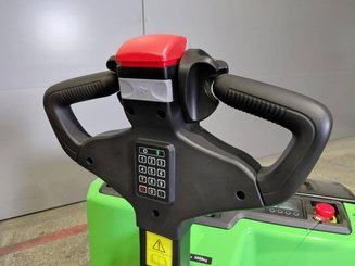 Transpaleta con conductor acompañante Hangcha CBD30-XT1-SI