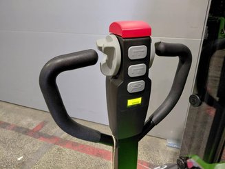 Apilador con conductor acompañante Hangcha CDD15-A2MC2-ISZ