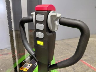 Apilador con conductor acompañante Hangcha CDD15-A2MC2-ISZ