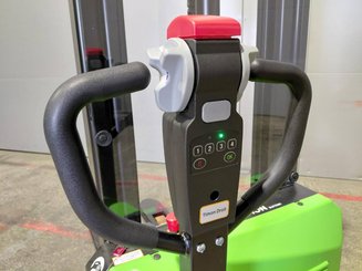 Apilador con conductor acompañante Hangcha CDD15-A2MC2-ISZ